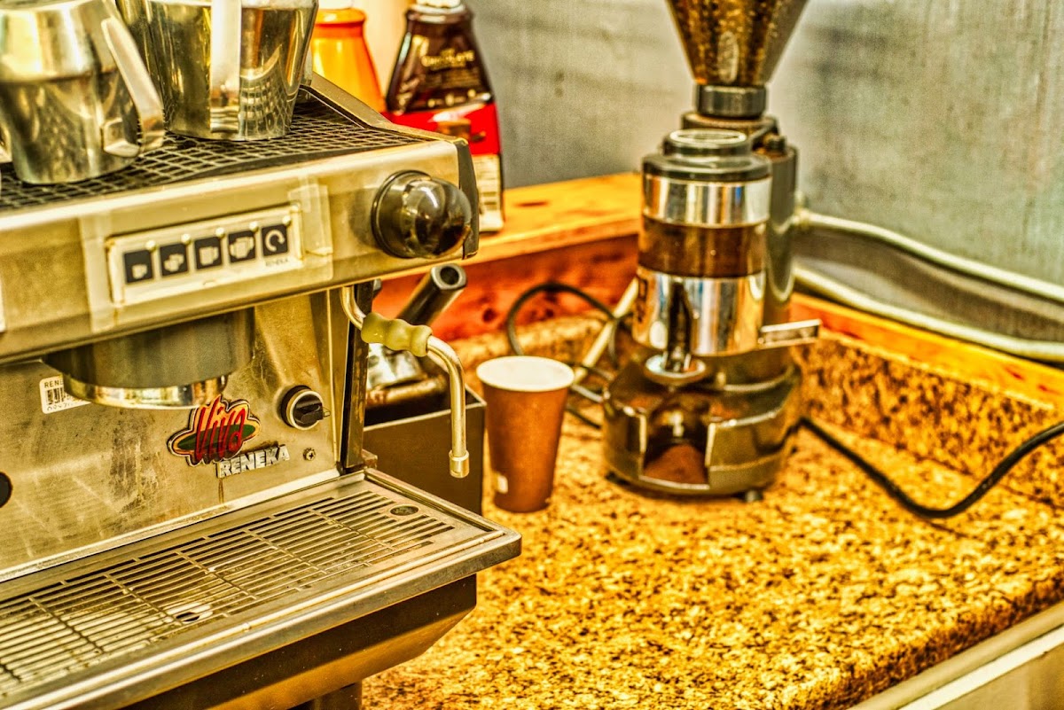 The Coffee Shop - Price - Photo 1