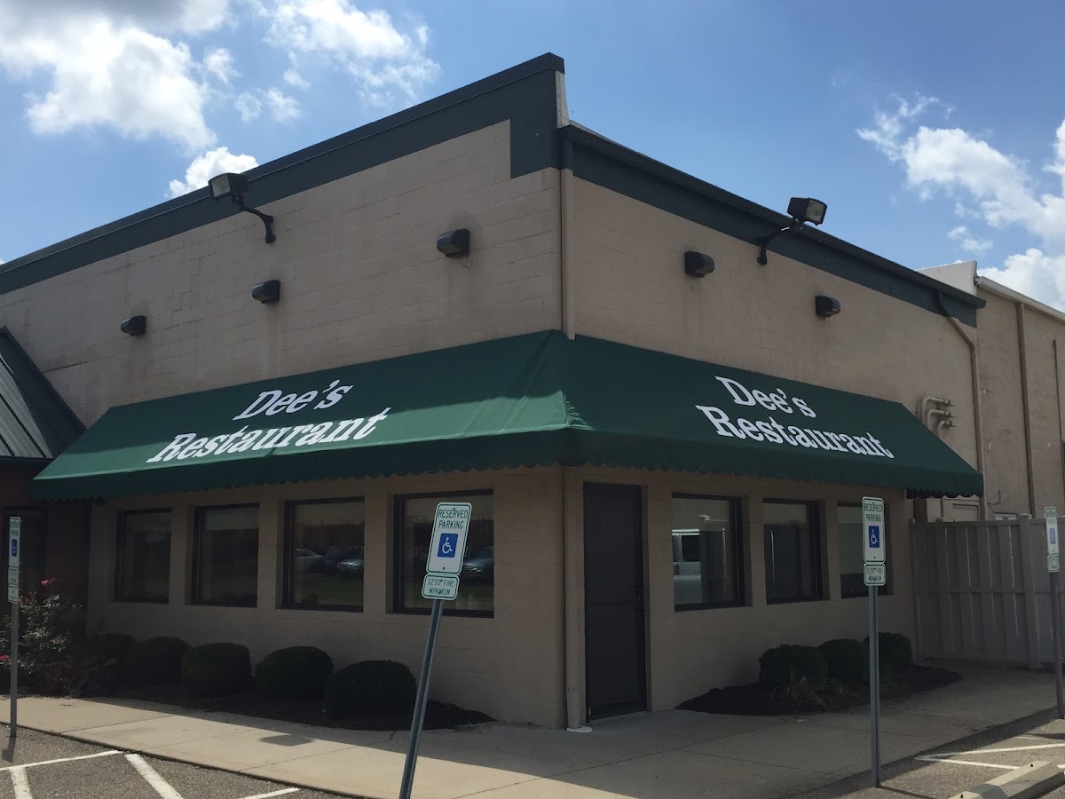 Dee's Restaurant - New Philadelphia