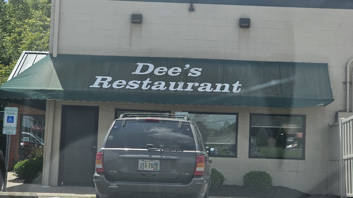 Dee's Restaurant - New Philadelphia - Photo 2