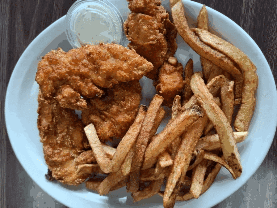 Dee's Restaurant - New Philadelphia - Photo 3