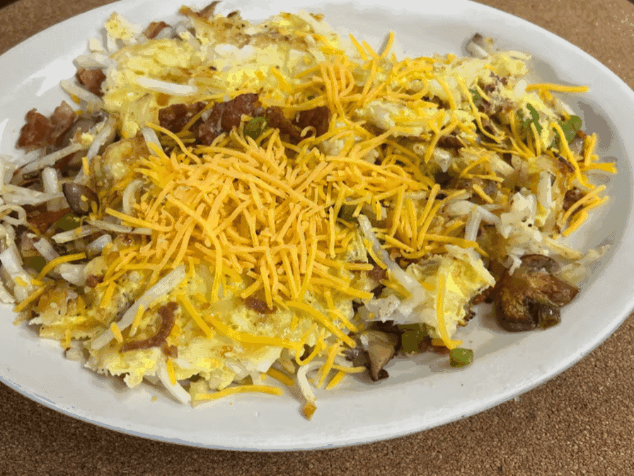 Dee's Restaurant - New Philadelphia - Photo 6