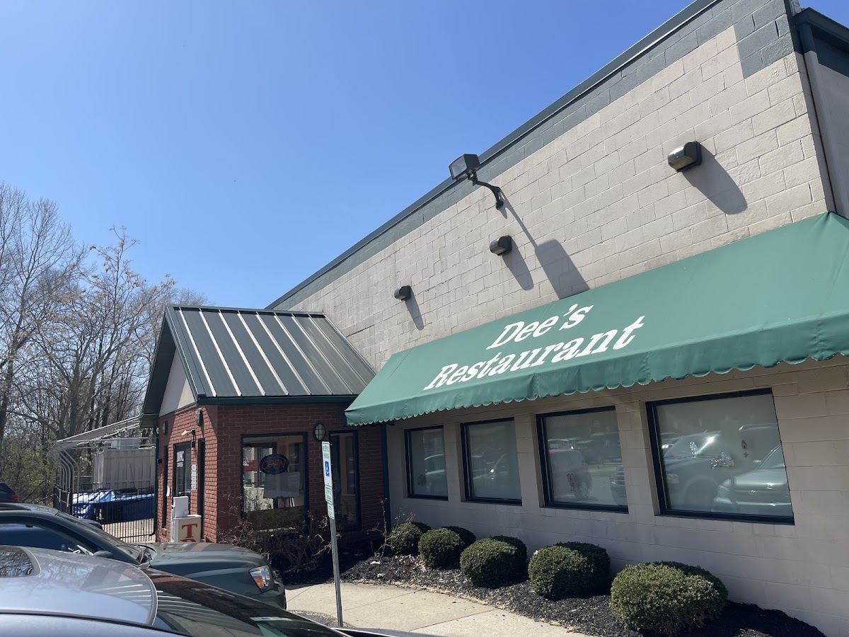 Dee's Restaurant - New Philadelphia - Photo 8