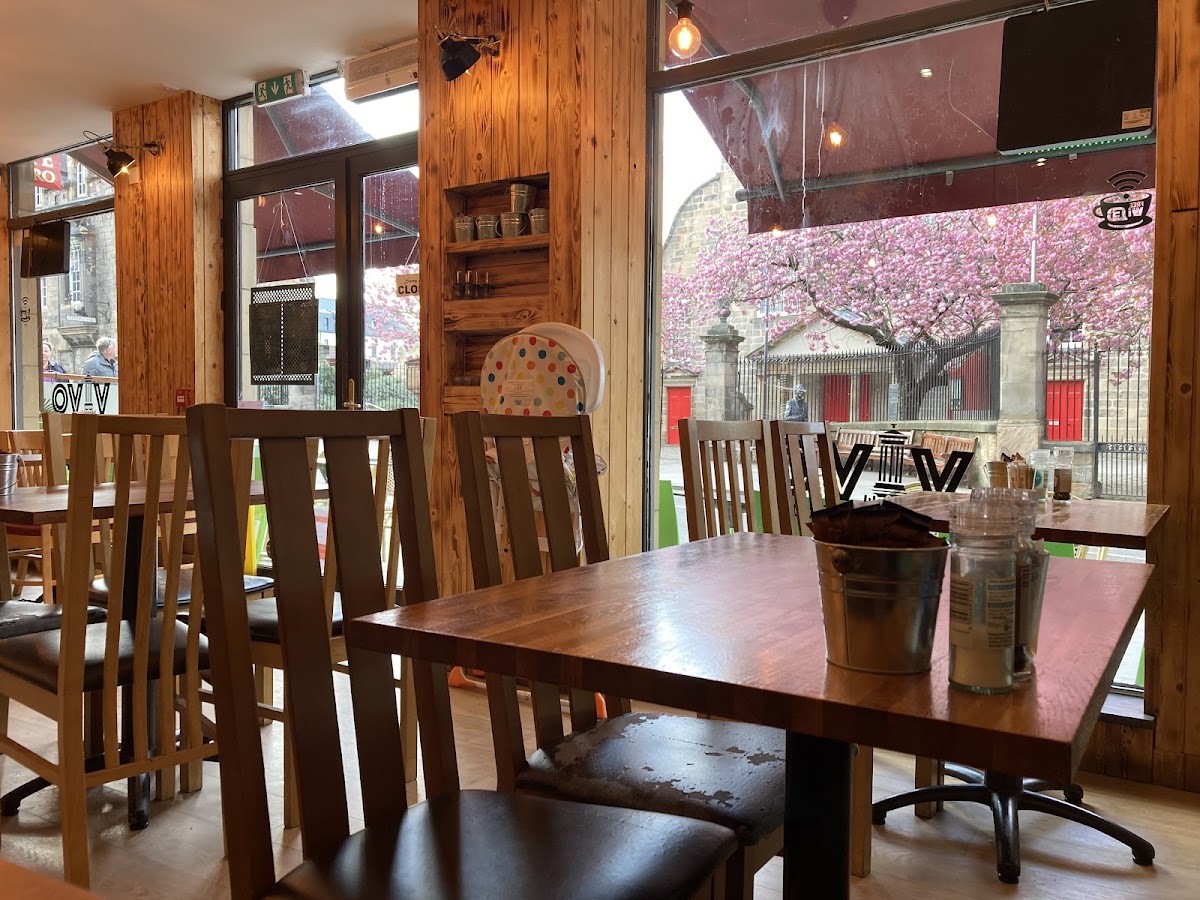 Cafe Vivo - Edinburgh EH8 8DD