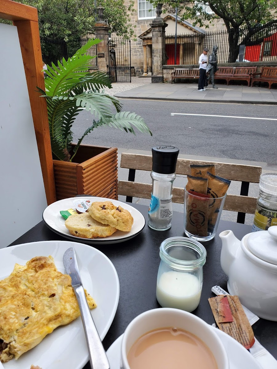 Cafe Vivo - Edinburgh EH8 8DD - Photo 6
