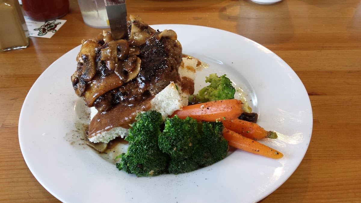 Maple Avenue Tap & Grill - Photo 1