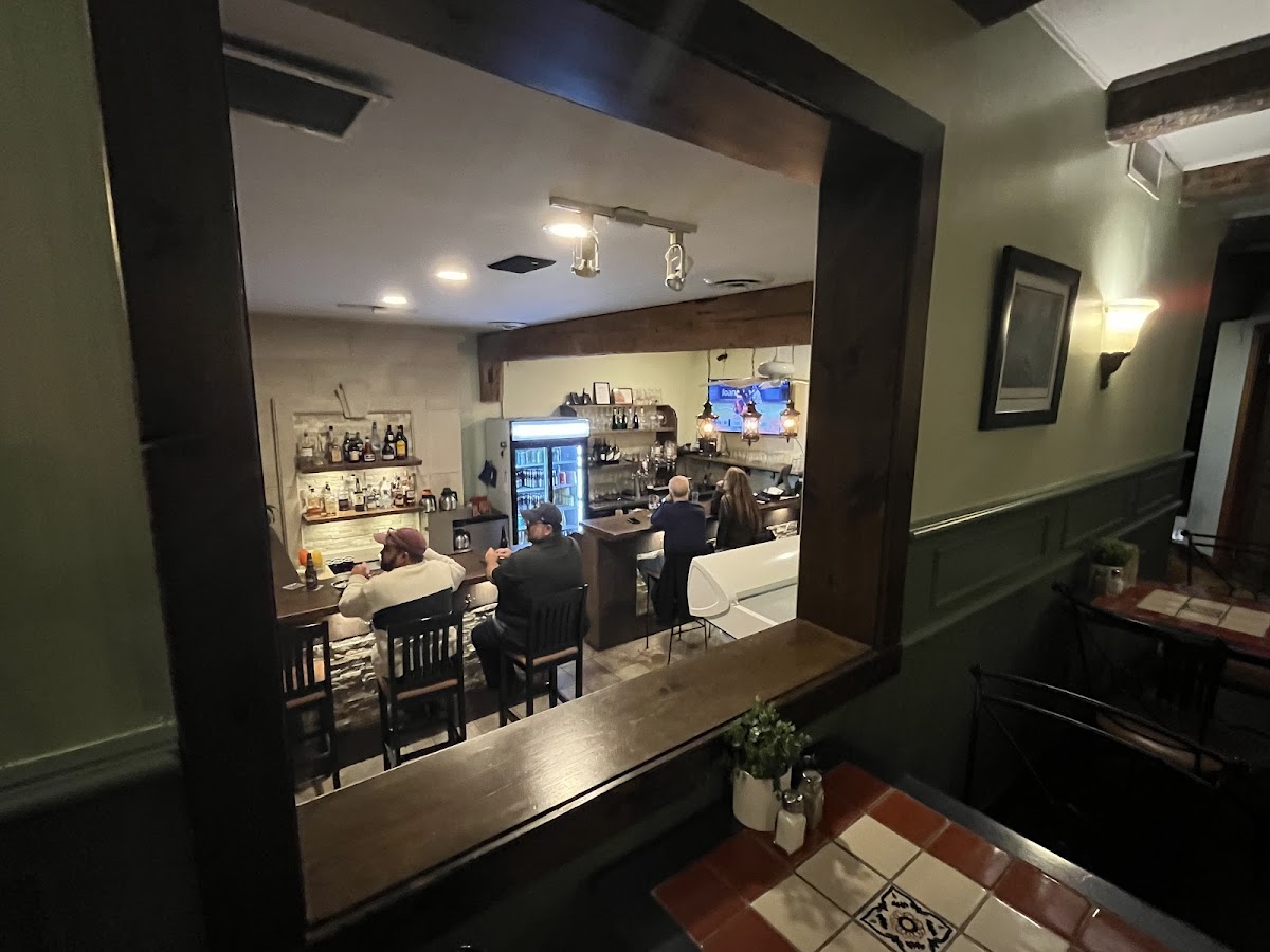 Maple Avenue Tap & Grill - Photo 3