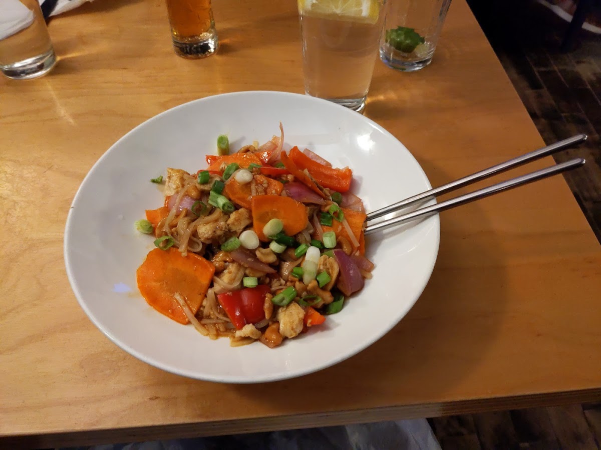 Maple Avenue Tap & Grill - Photo 6