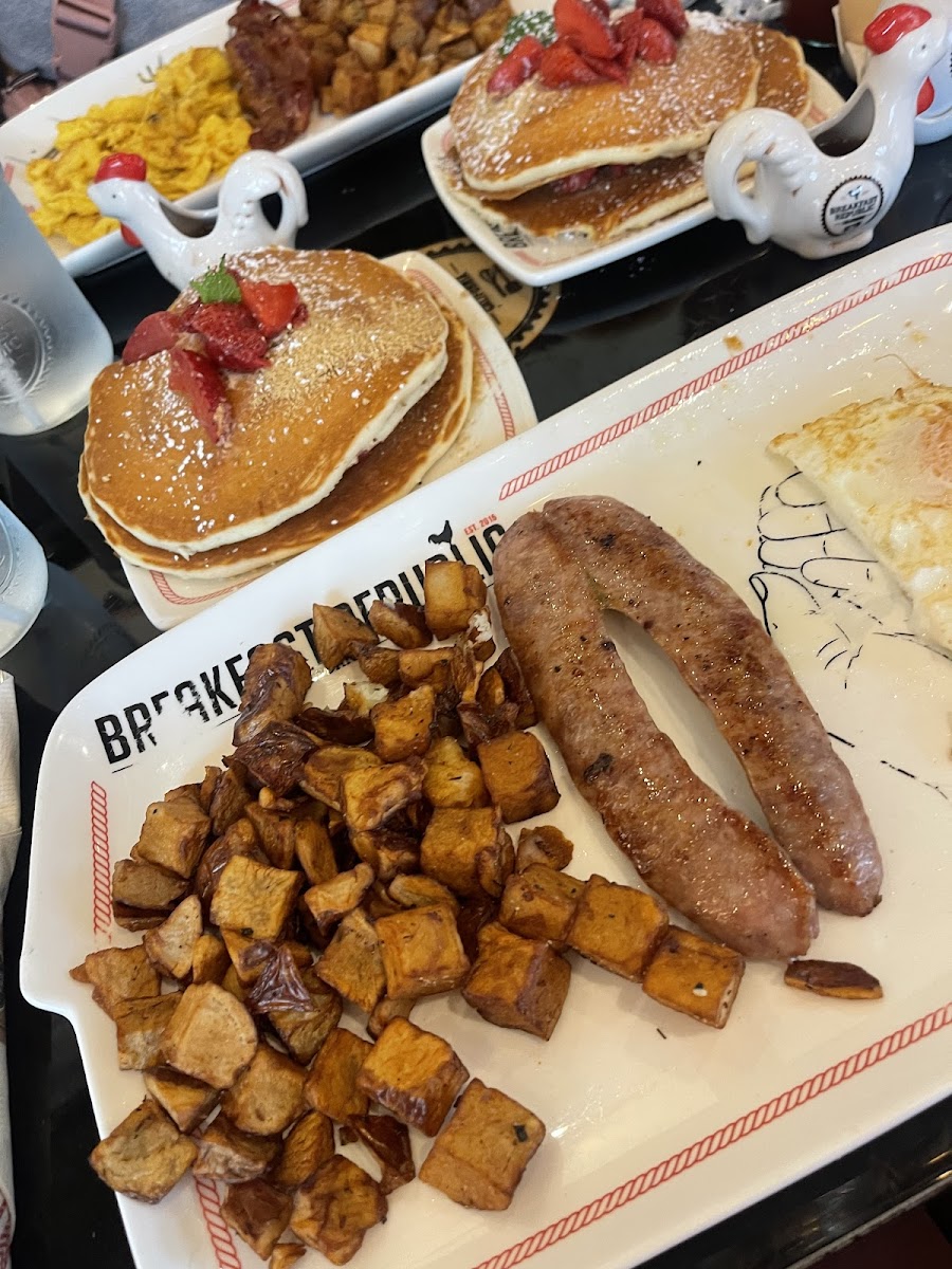 Breakfast Republic - Culver City - Photo 2