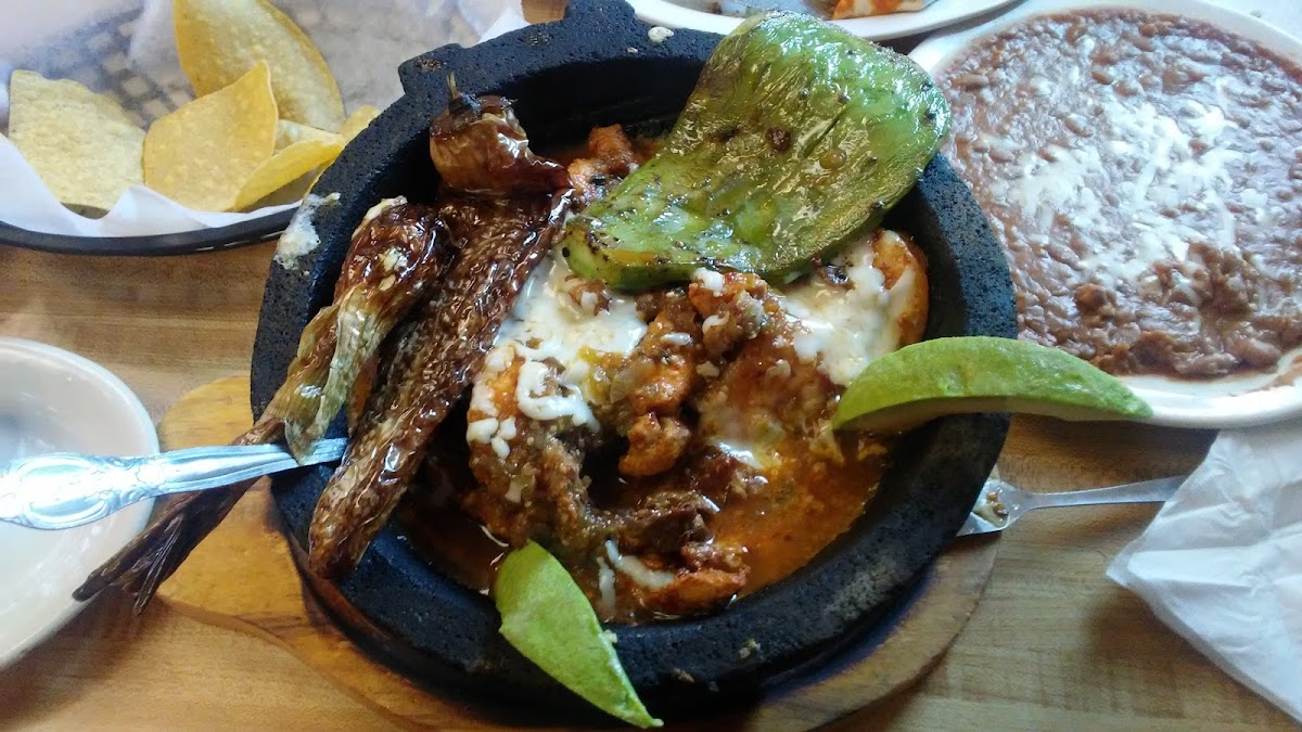 El Molcajete Mexican Restaurant - Chillicothe - Photo 2
