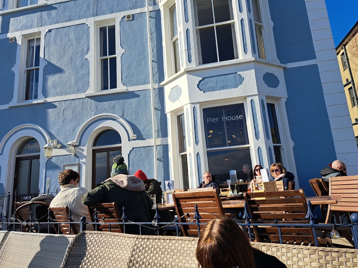 Pier House Cafe and Bistro - Photo 4