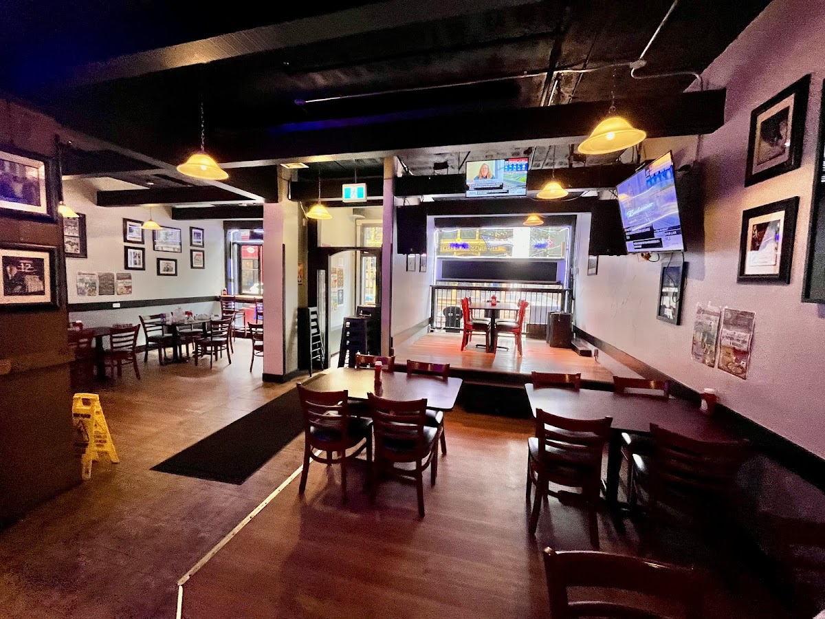 Uptown Pub Down Under - Photo 3