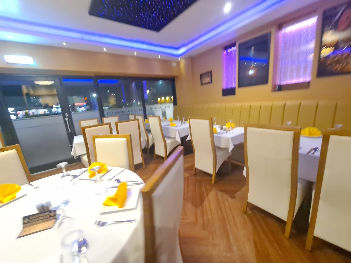 Saffron Lounge - Sheffield S35 4LQ - Photo 2