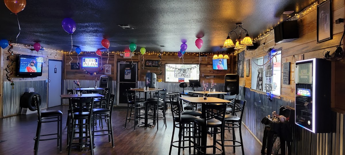 Lou's Tavern