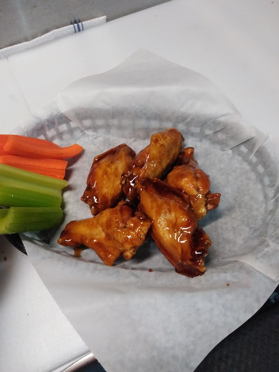 Lou's Tavern - Photo 1