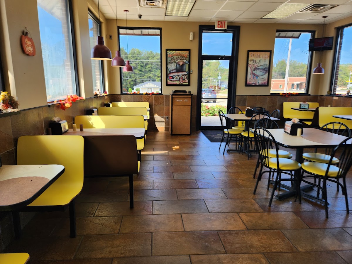 Ward's Restaurant - Mendenhall - Photo 3