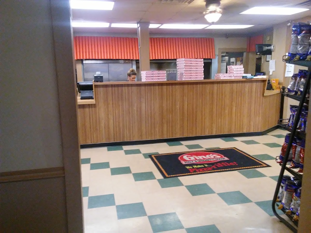 Gino's Pizza & Spaghetti House - Wayne - Photo 3