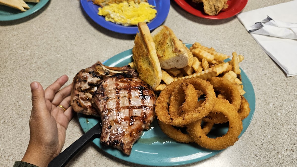 Apple Barrel Restaurant - Percival - Photo 2