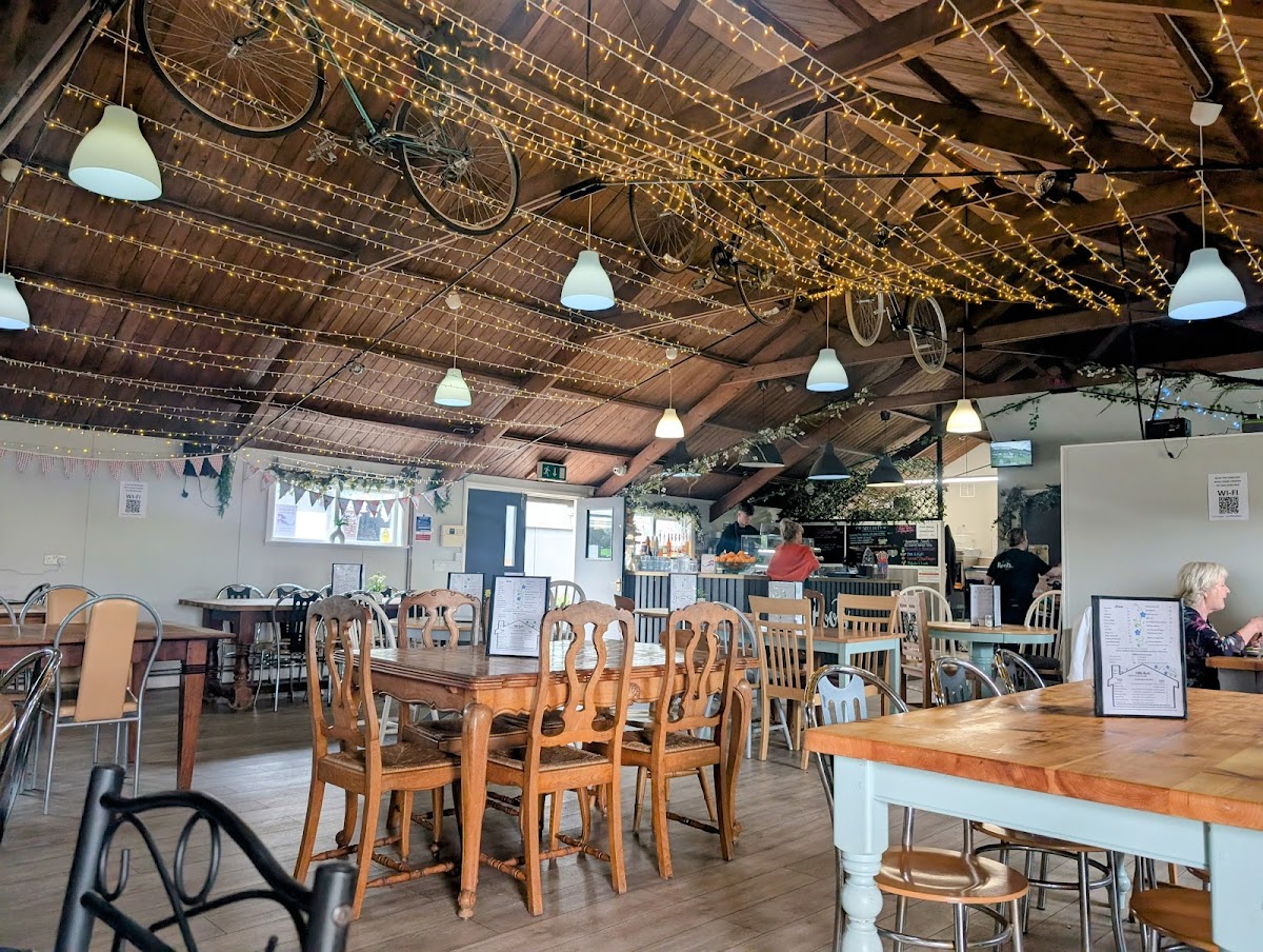 Roots Café - Preston PR4 0JB - Photo 2