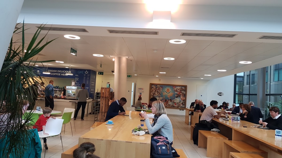 Cafe 101 - London EC4V 4EH - Photo 2