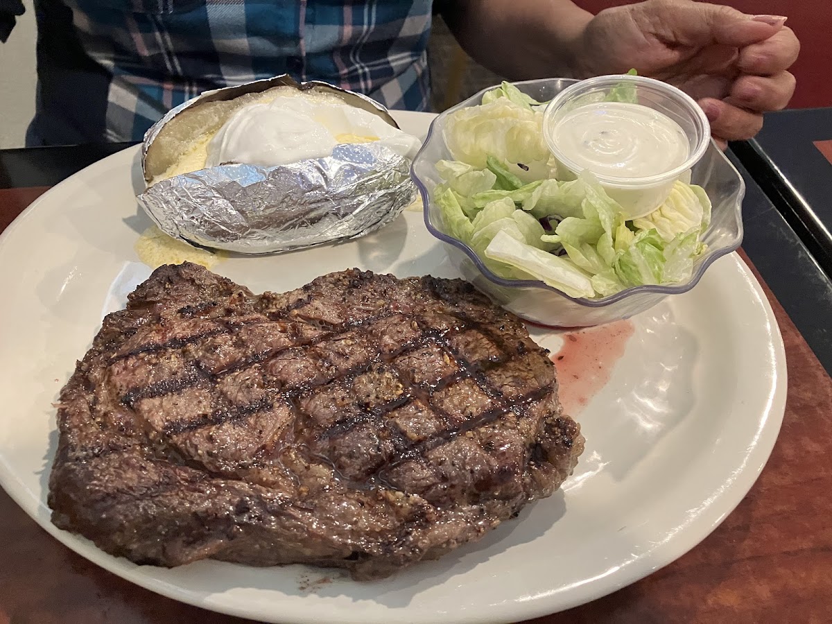 Log Cabin Bar & Grill - Photo 2