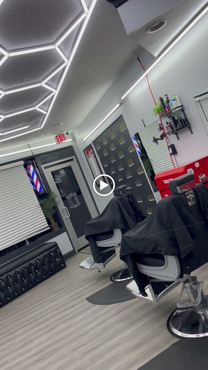 Gigantes Barber Shop - Photo 1