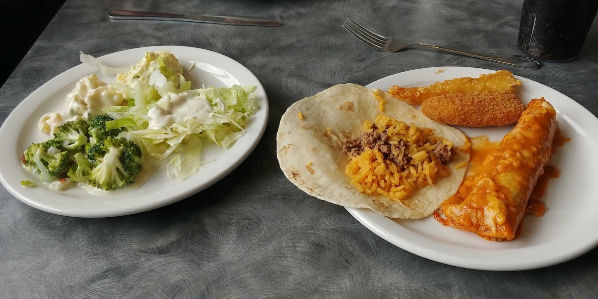 Triangle Oasis Restaurant - Photo 9