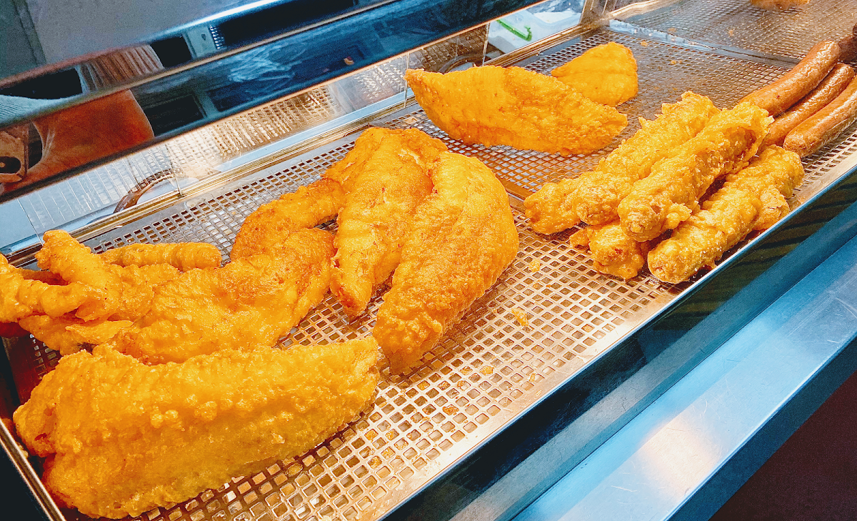 Wallington Village Fish & Chips - Roundshaw - Photo 4