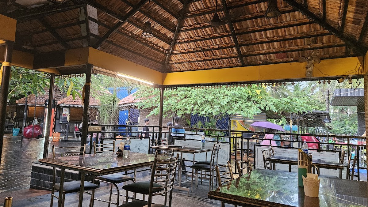 Irani Restaurant Neyyattinkara - Photo 4