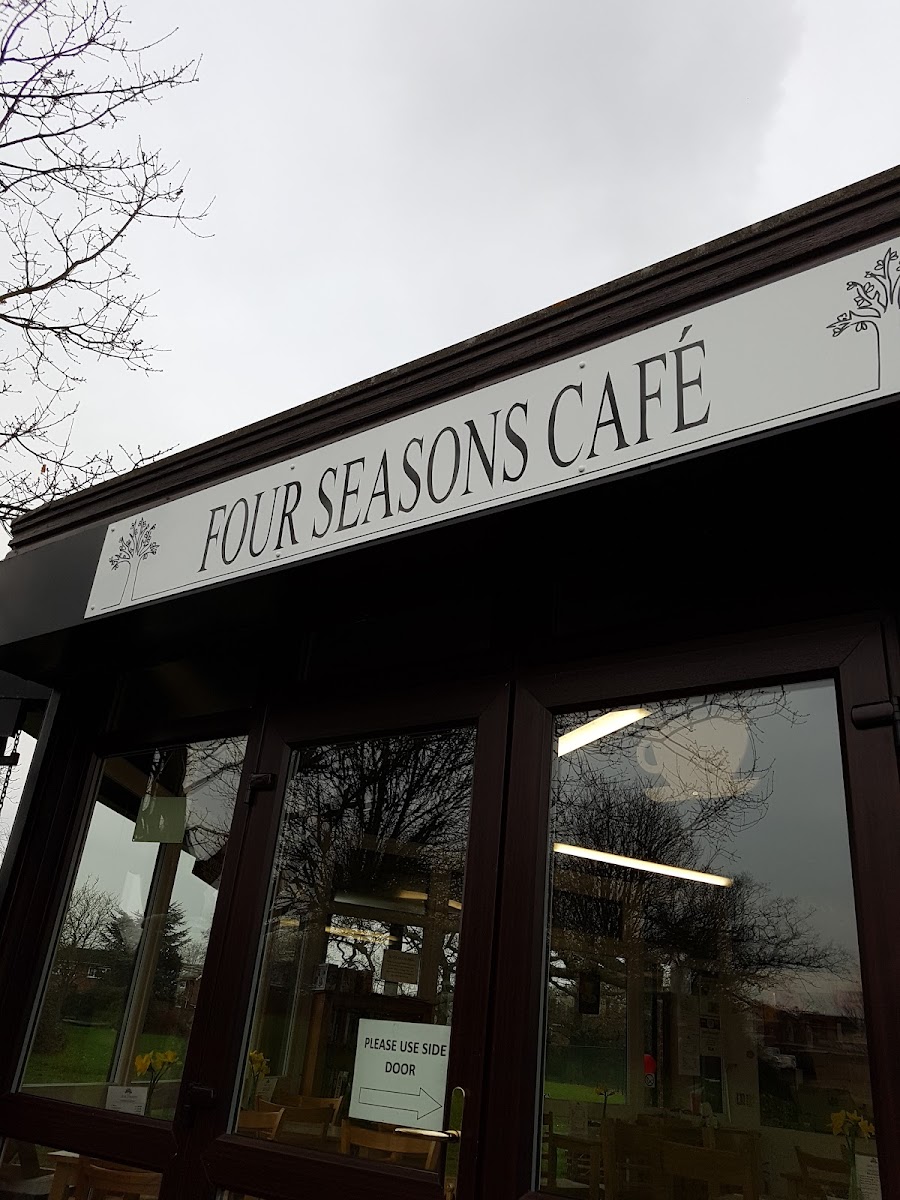 Four Seasons Cafe - Photo 2
