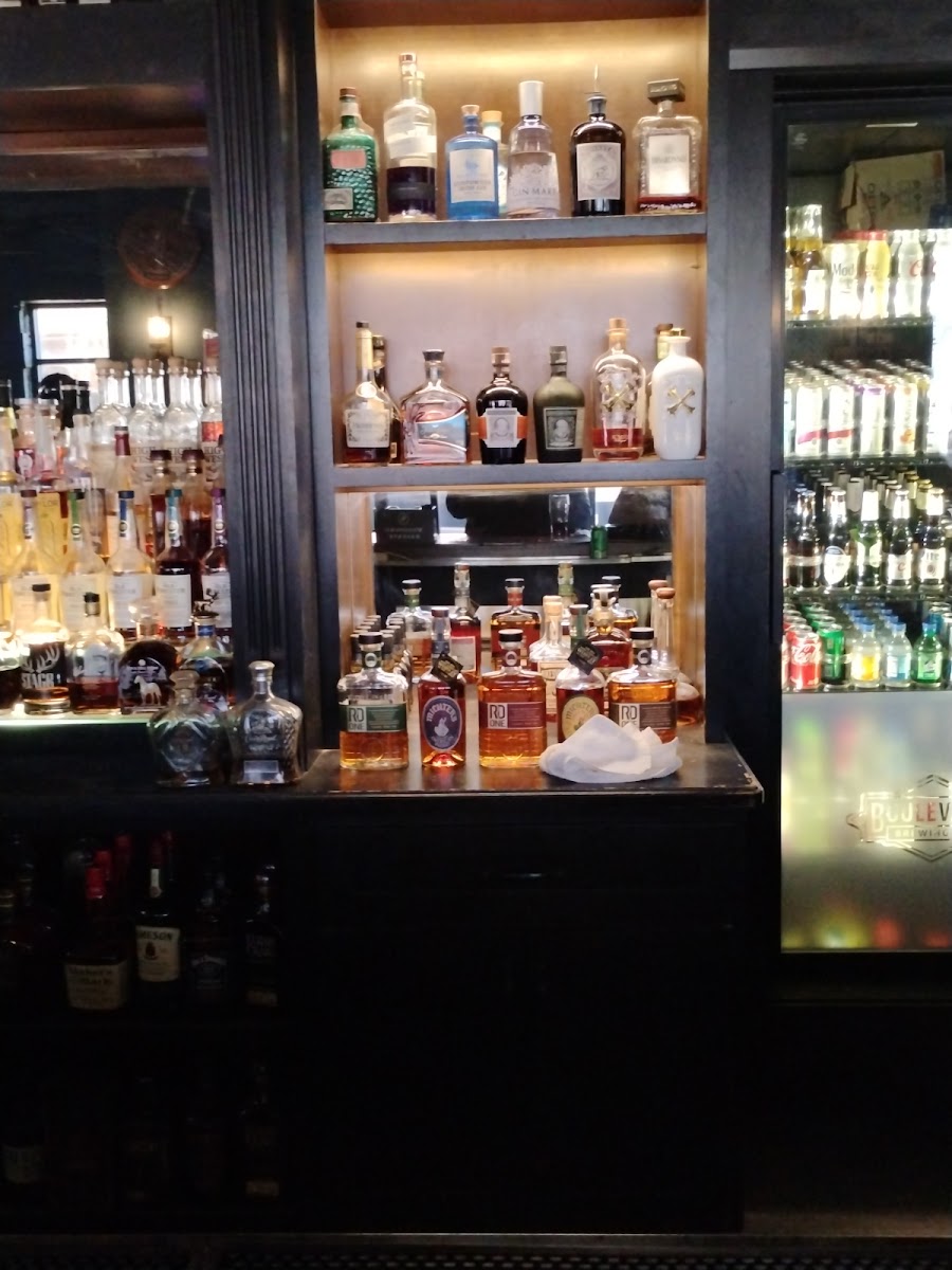 Stogeez Cigar Lounge - Photo 2