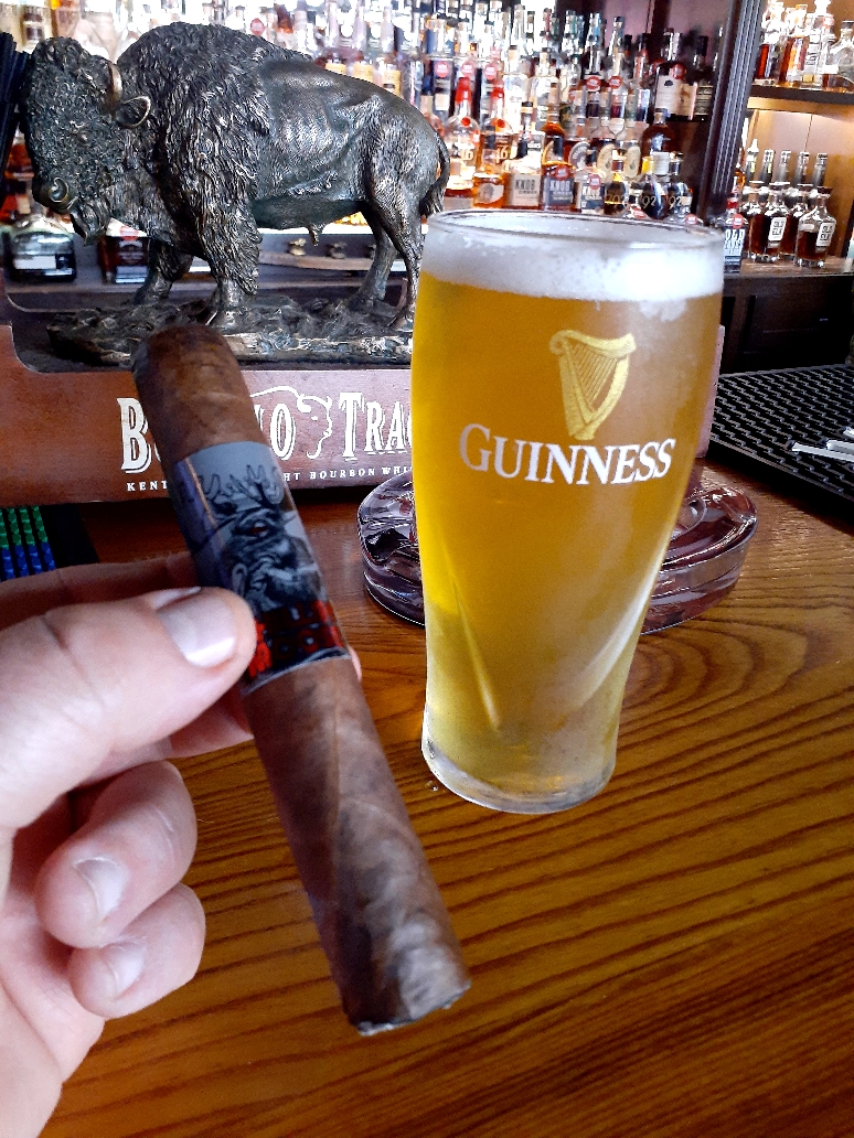 Stogeez Cigar Lounge - Photo 5