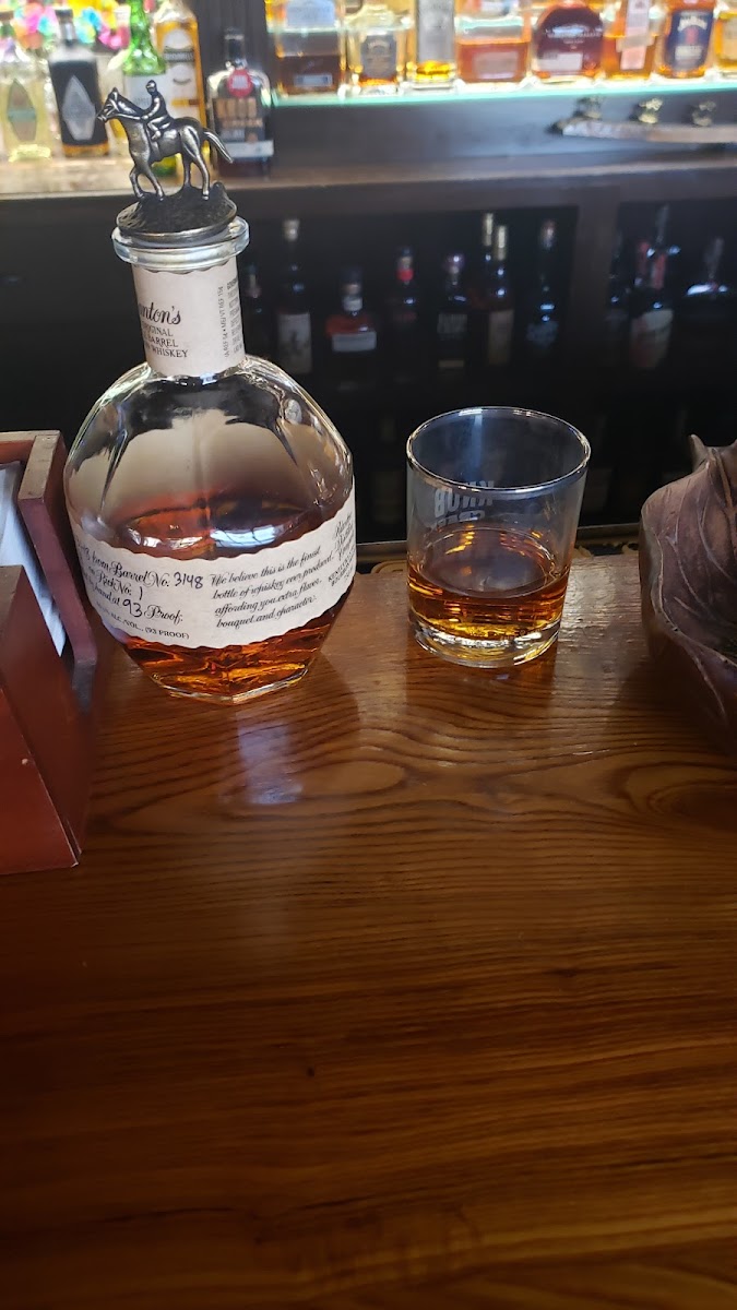 Stogeez Cigar Lounge - Photo 7