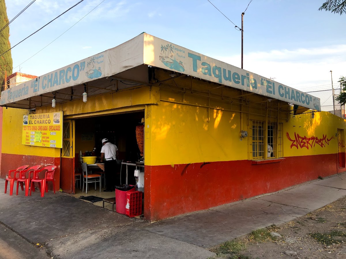 TAQUERIA EL CHARCO - Photo 3