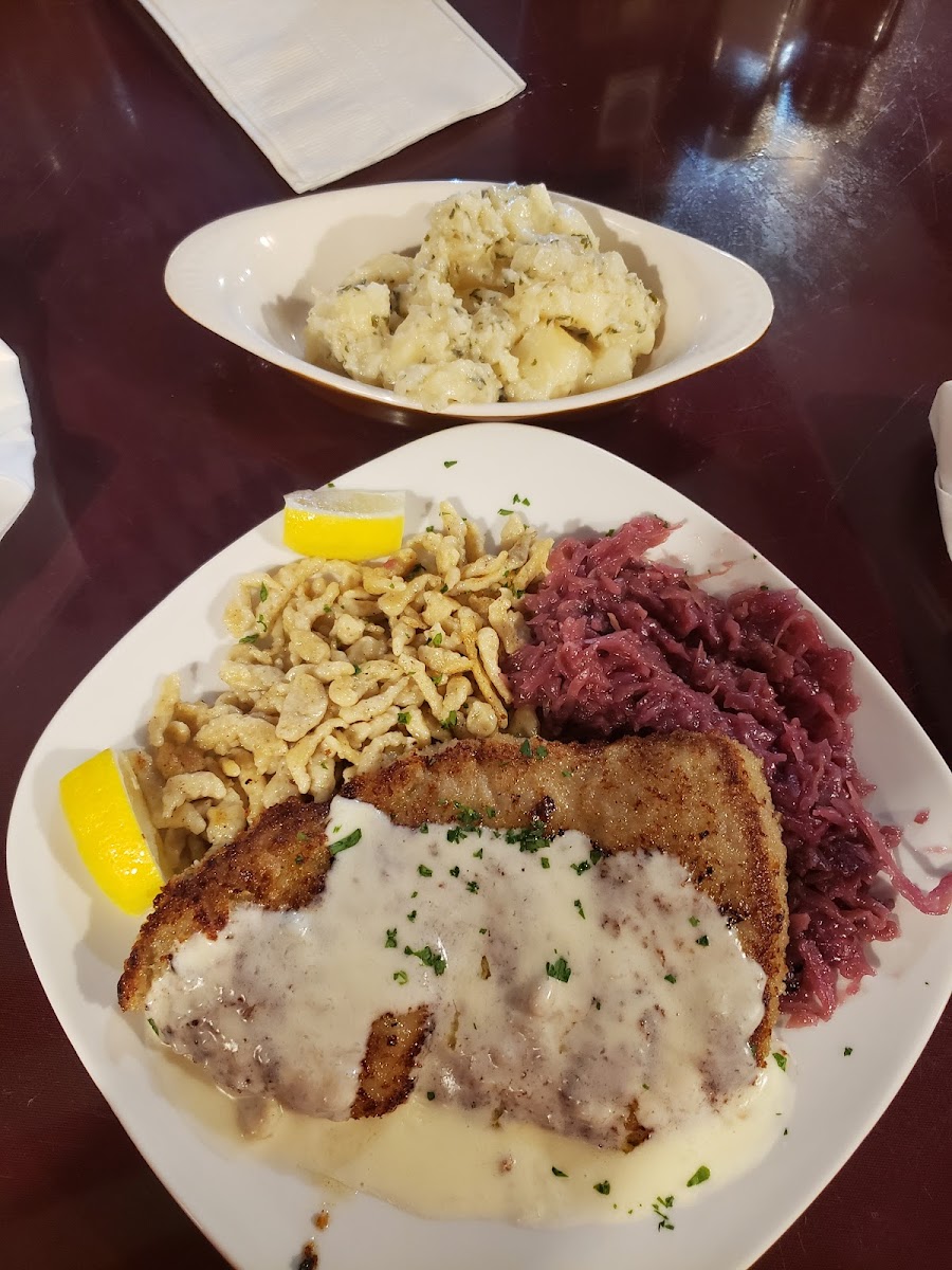 Old Bavaria Inn Restaurant - Photo 9