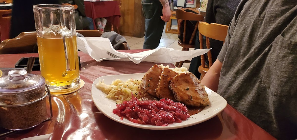 Old Bavaria Inn Restaurant - Photo 2
