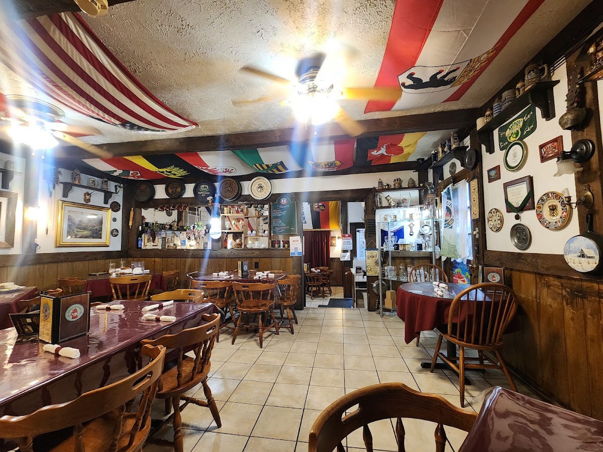 Old Bavaria Inn Restaurant - Photo 3