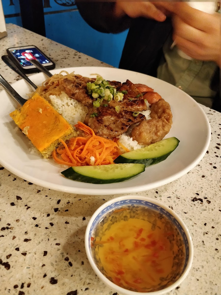 Noodle World Vietnamese Restaurant - Photo 5