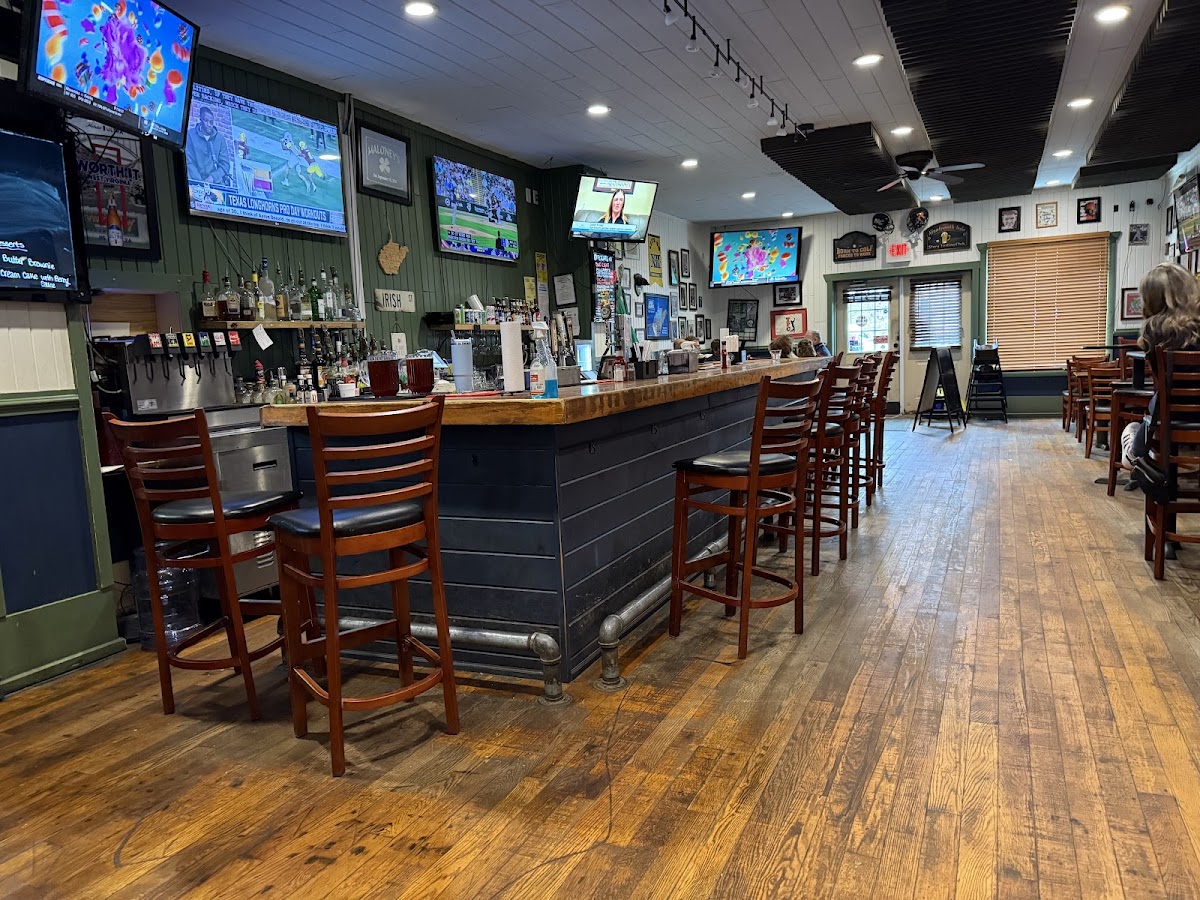 Maloney's Pub - Photo 3