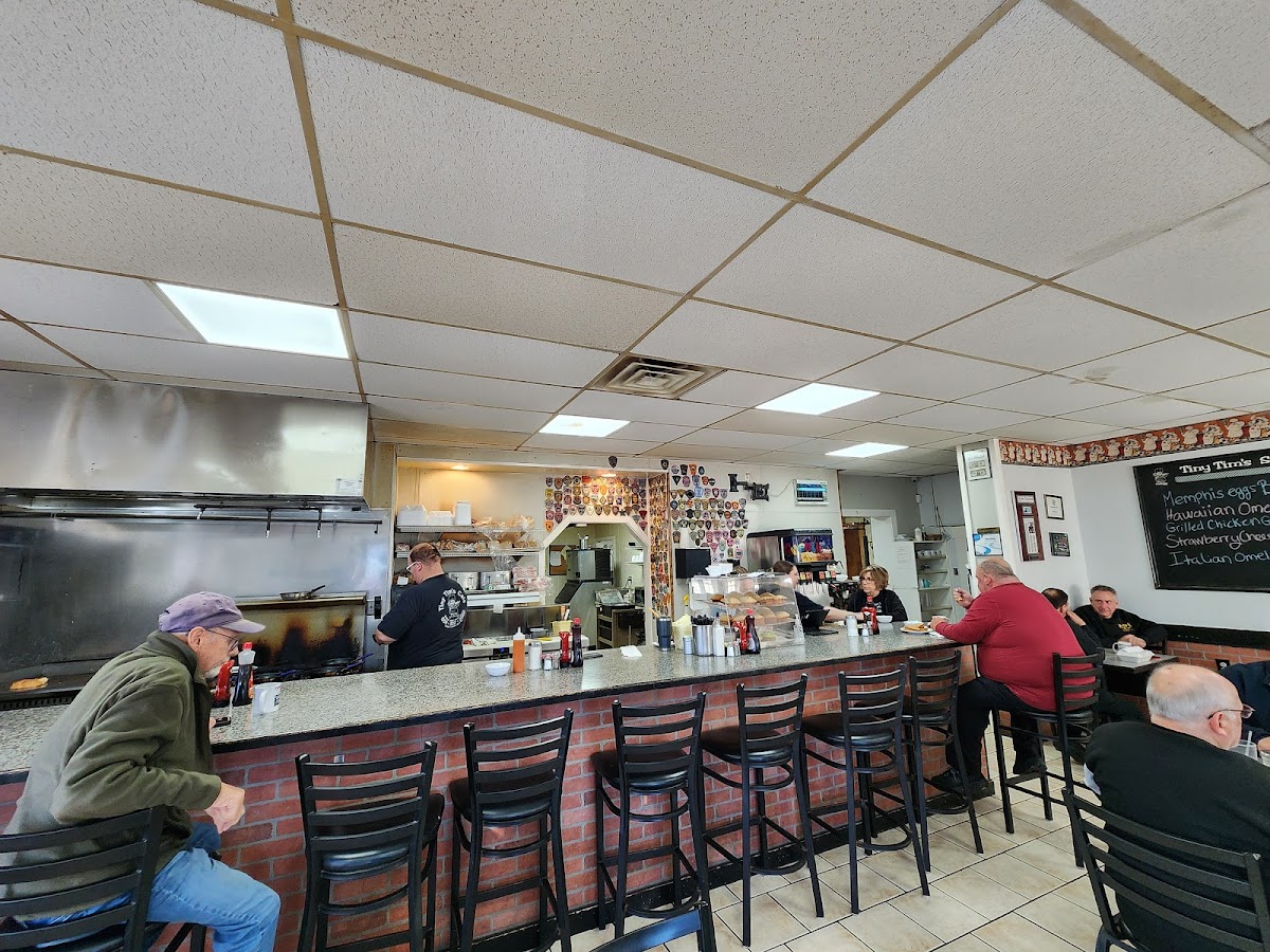 Tiny Tims Cafe - Photo 2