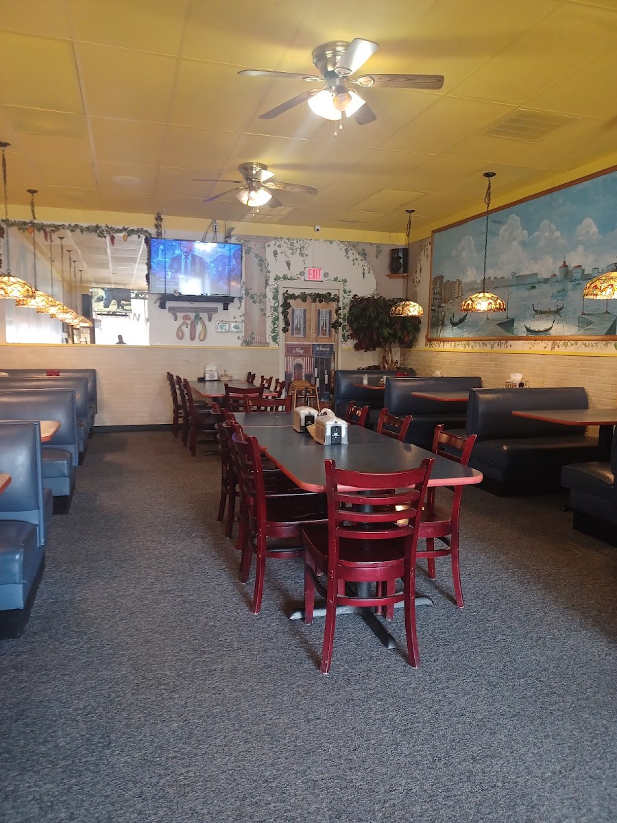 Soprano's Italian Restaurant - Photo 2
