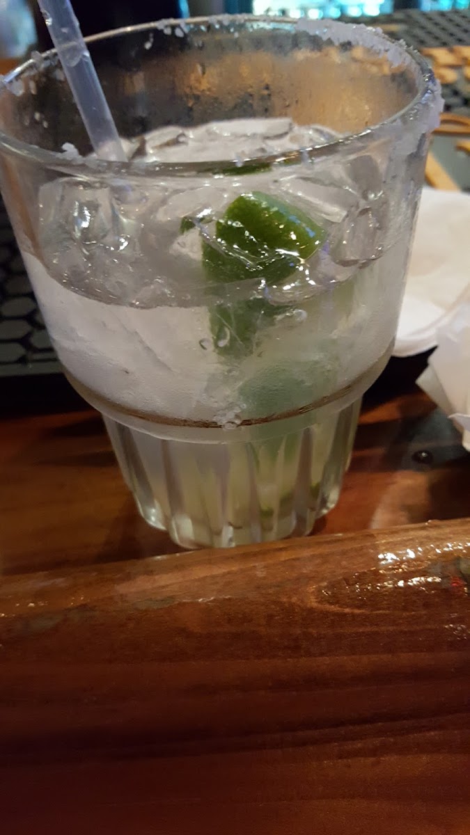 Longshotz Sports Bar - Photo 4