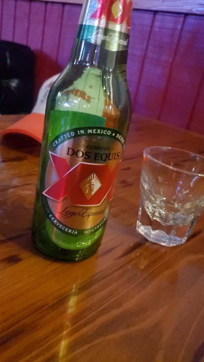 Longshotz Sports Bar - Photo 6