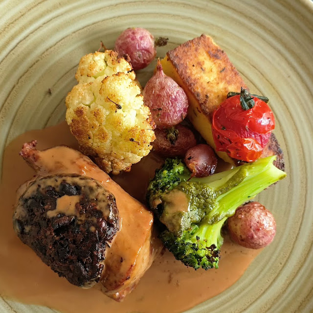 Mignon de Cochon BBC En Croûte de Champignons Polenta Poêlé Légumes Et Smitane