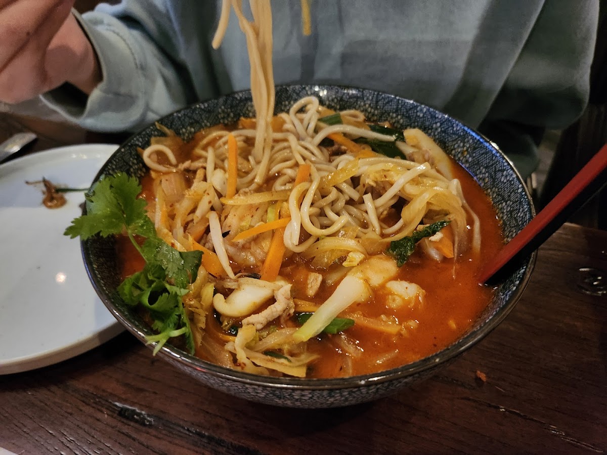 Shang Noodle & Chinese - Photo 8