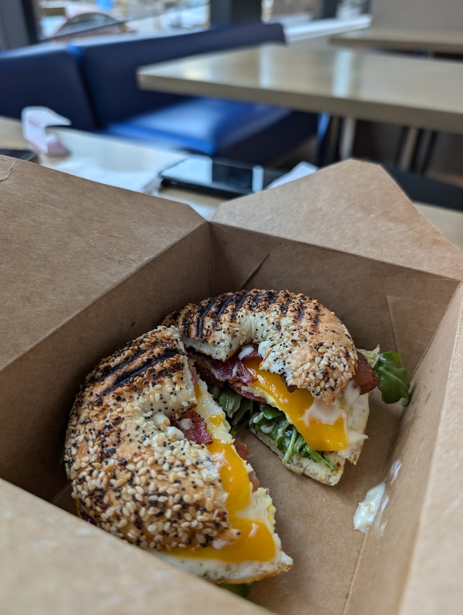 Ben's Cafe - Photo 9