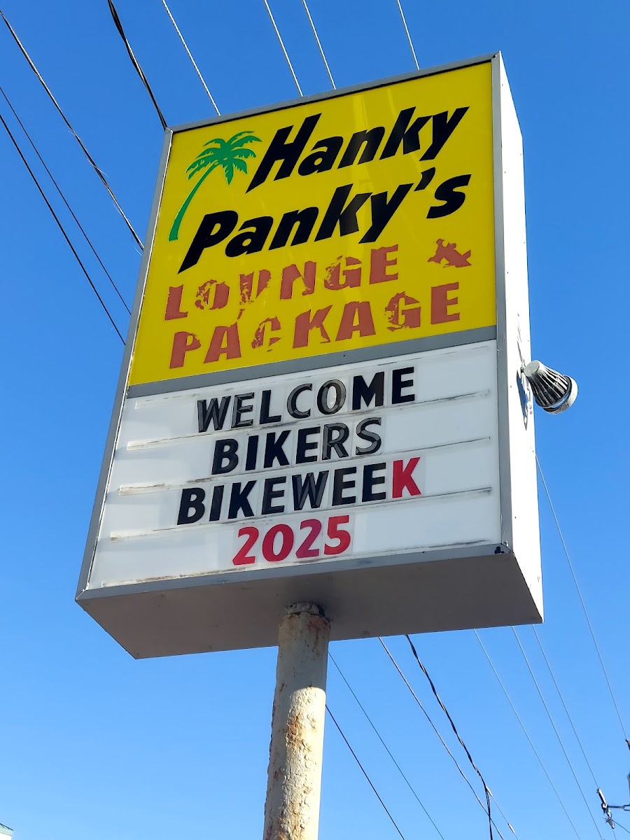 Hanky Panky's Lounge - Photo 3