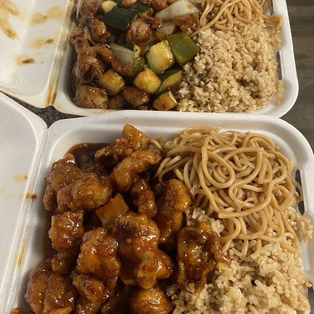 Tang's Restaurant - Photo 8