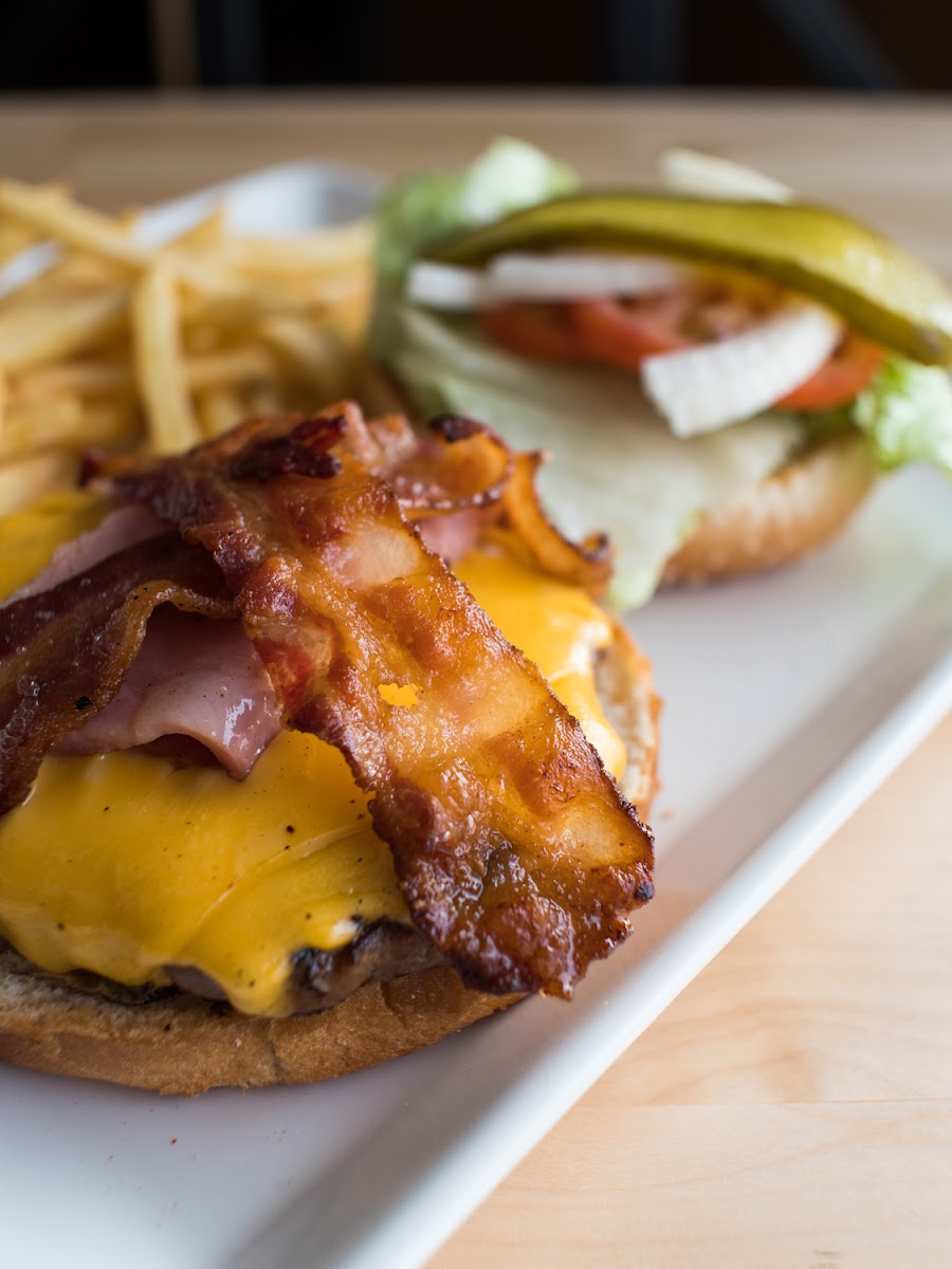 Mama's Restaurant Okotoks - Photo 4