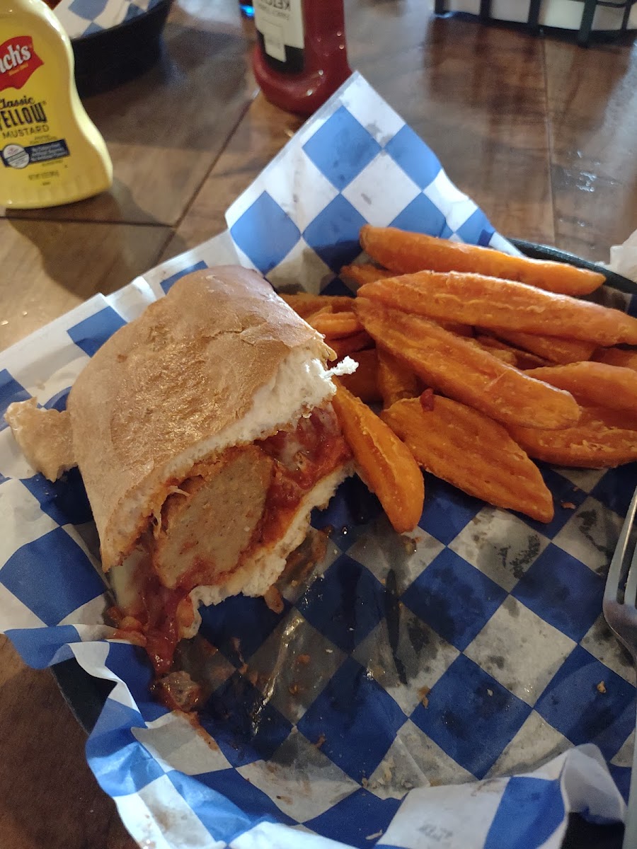 Erin's Pub 'N' Grub - Photo 9