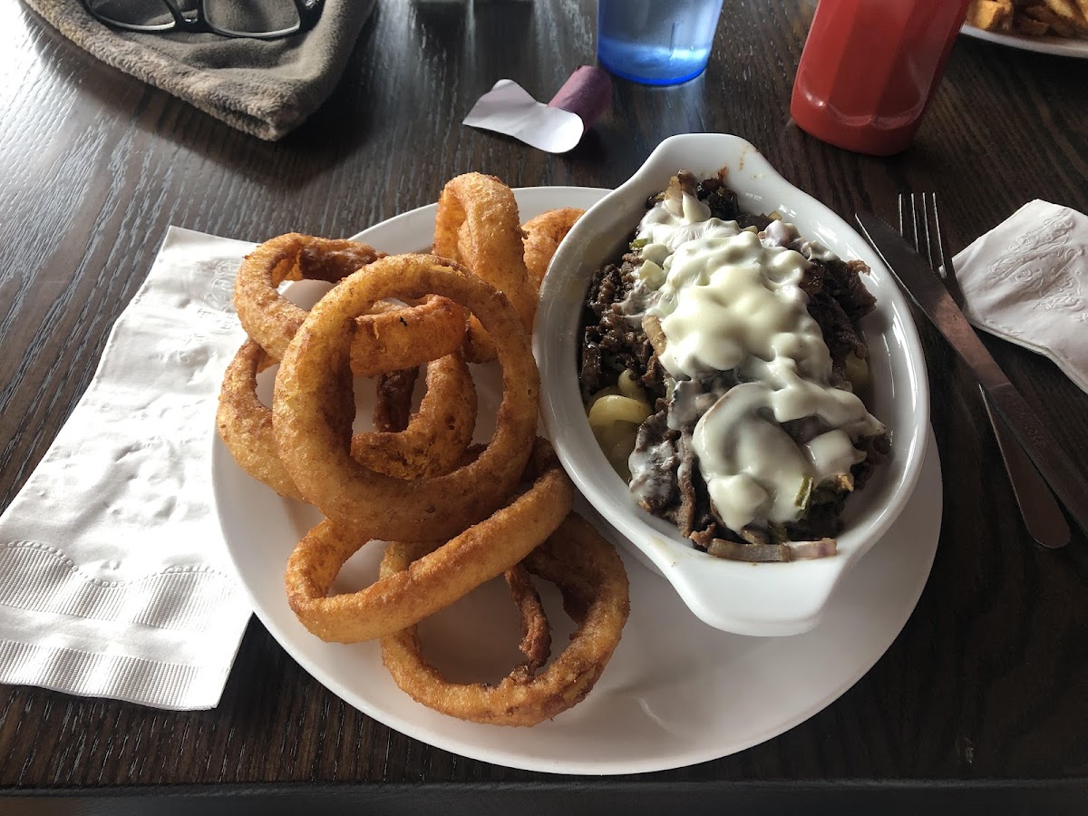 Bohicas Pub and Grub - Photo 8